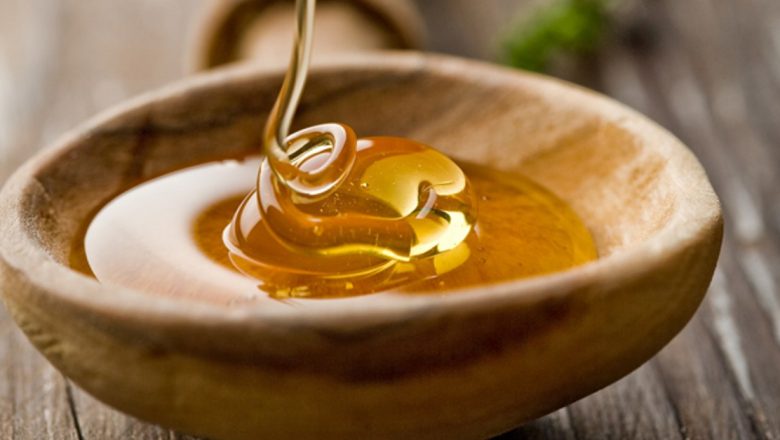Beneficiile consumului de miere pe stomacul gol: un elixir pentru sănătate?