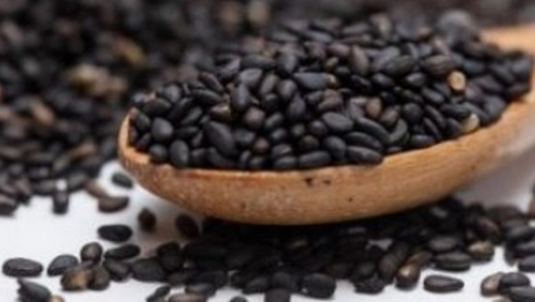 Semințele Negre de Susan: O Cale Spre Nemurire sau O Legendă Străveche?