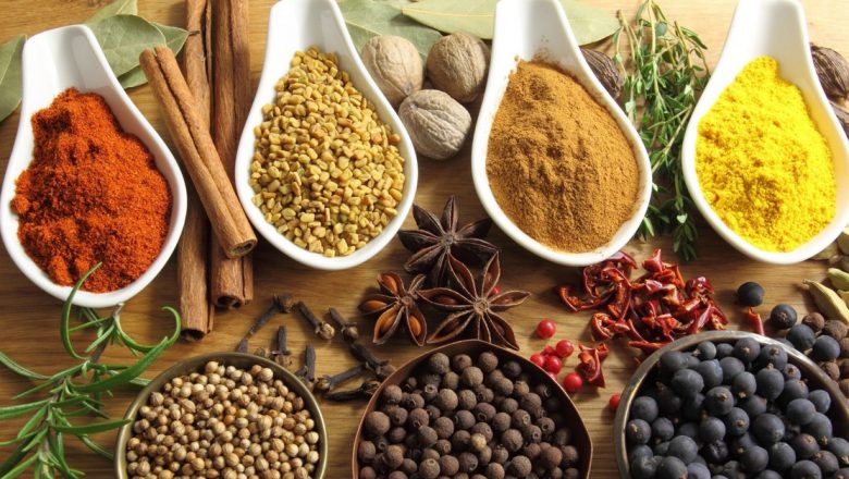Beneficiile Mix-ului Tradițional Indian: Piper Negru, Turmeric și Ulei de Măsline în Prevenția Cancerului