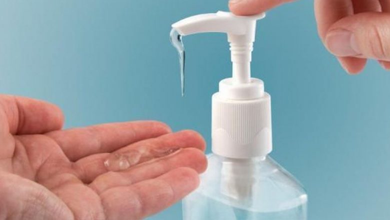 Riscurile ascunse ale gelurilor de mâini antibacteriene: Ce trebuie să știm pentru o sănătate optimă