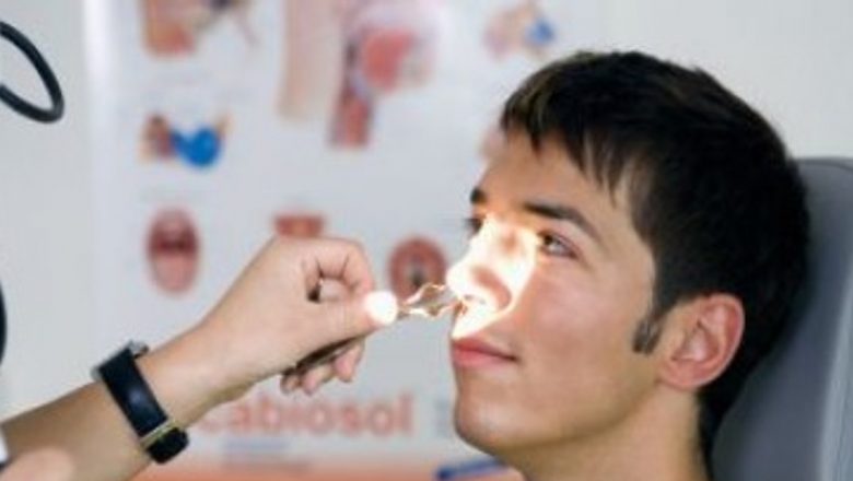 Ghidul complet pentru alegerea ochelarilor antireflex: Protejează-ți vederea în era digitală