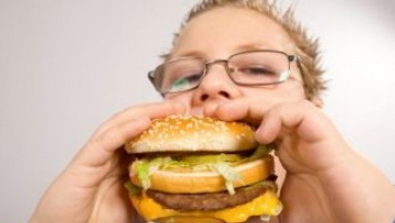 Impactul Stresului Părinților Asupra Alimentației și Obezității în Rândul Copiilor