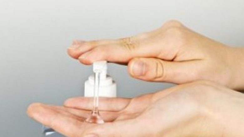 Impactul Gelurilor Antibacteriene: Beneficii, Riscuri și Implicații pe Termen Lung