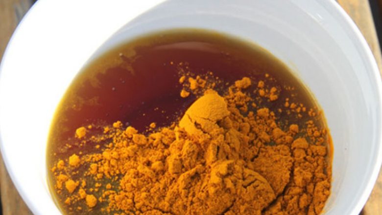 Turmericul și mierea: Remediul natural împotriva bolilor secolului XXI