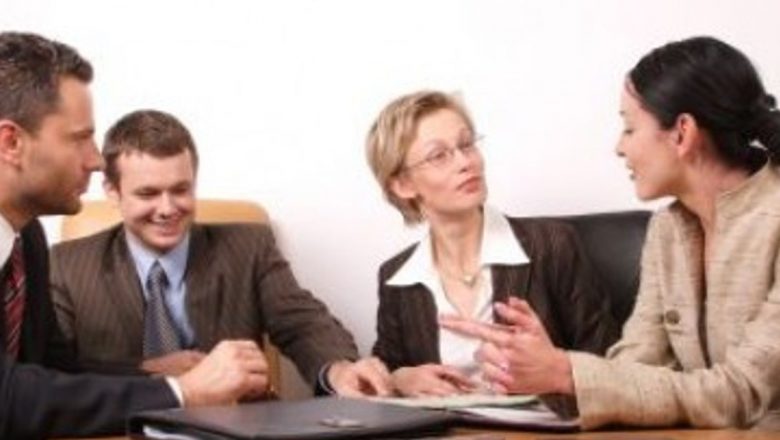 Cum să gestionezi conflictele la locul de muncă: Strategii eficiente pentru o atmosferă armonioasă