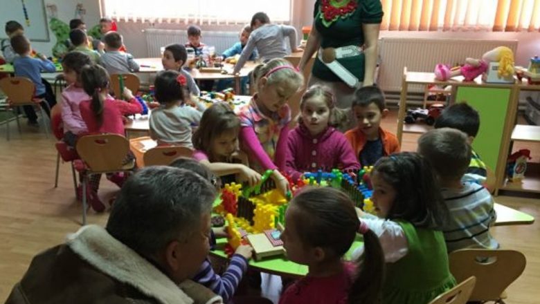 Înscrierea copilului la grădiniță: Un ghid detaliat pentru părinți în fața provocărilor actuale