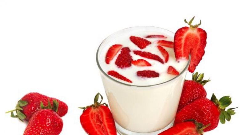 Iaurtul cu fructe: Ce trebuie să știi despre ingrediente și etichete pentru o alegere sănătoasă