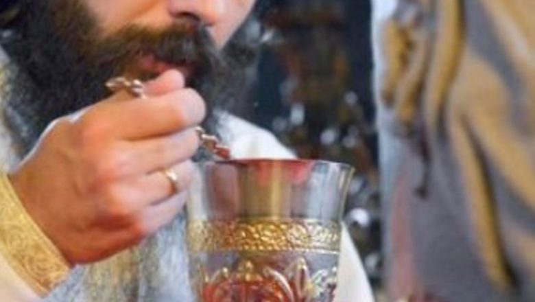 Controversa linguriței de împărtășanie: riscuri medicale și perspective religioase