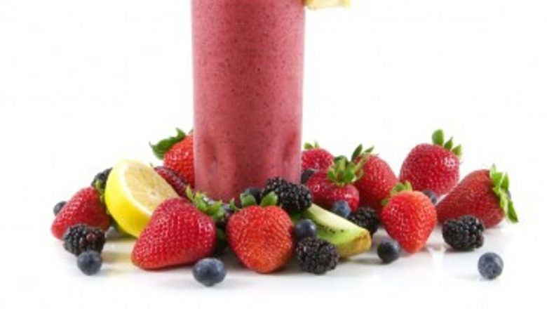 Fructe sau suc din fructe? O analiză detaliată asupra beneficiilor și riscurilor consumului de fructe