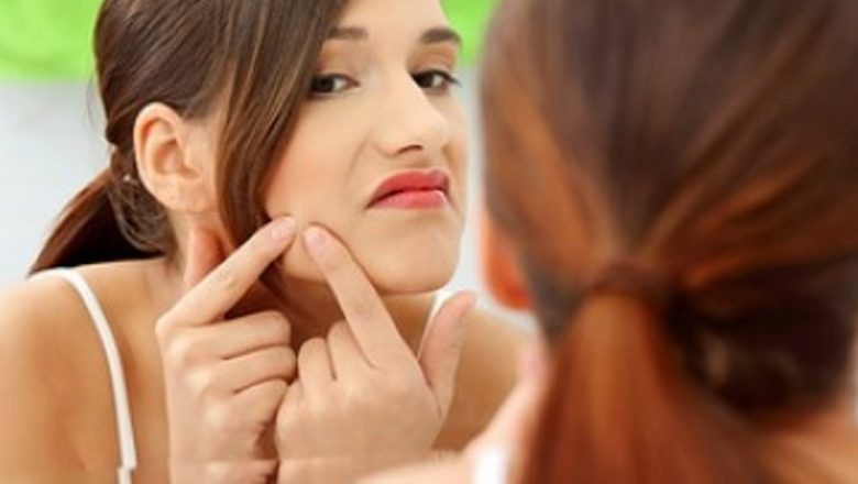 Punctele Negre: Cauze, Soluții și Impactul Asupra Esteticii Faciale