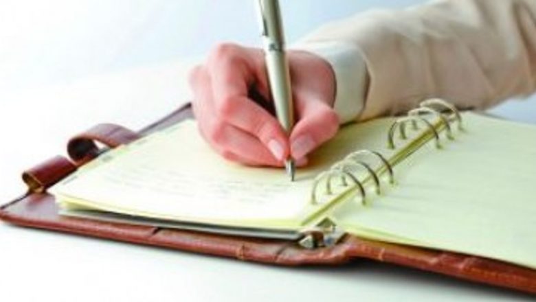 Grafoterapia: O Cale Inedită de Autocunoaștere și Vindecare prin Scris