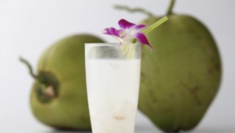 Beneficiile Surprinzătoare ale Consumului de Apă de Cocos: O Licoare Naturală pentru Sănătate