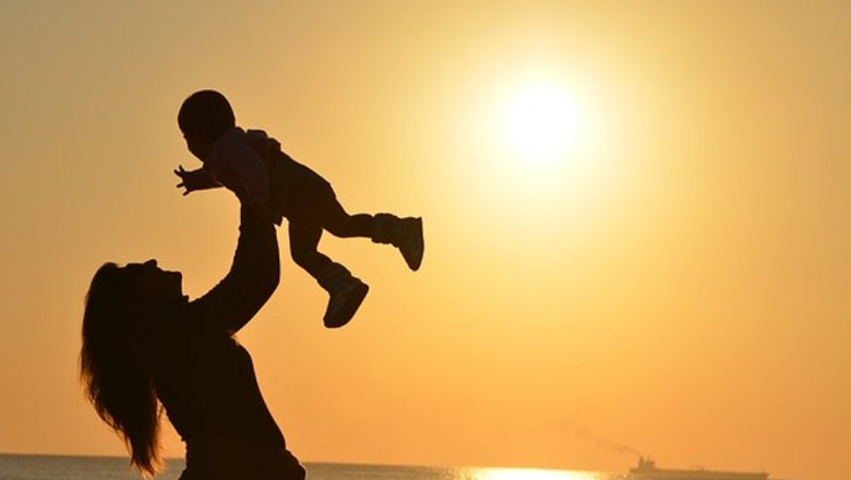 Între Maternitate și Identitate: Ce Să Nu Renunți Când Devii Mamă