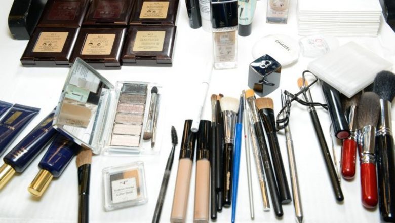 Pericolele Ascunse ale Machiajului: Cum Produsele Cosmetice Pot Aduce Probleme de Sănătate