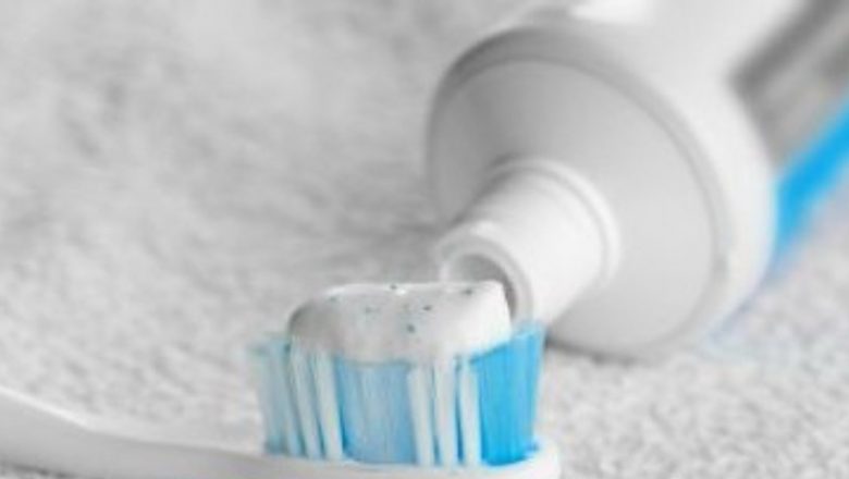 Crearea Pastei de Dinți Acasă: O Alternativă Naturală și Beneficiile Sale pentru Sănătate
