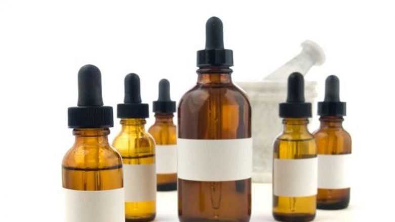 Descoperă utilizările surprinzătoare ale apei oxigenate: de la dezinfectare la tratamente cosmetice