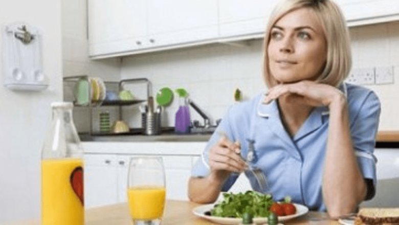 Impactul vieții singure asupra alimentației: De ce cei care locuiesc singuri au diete mai puțin sănătoase