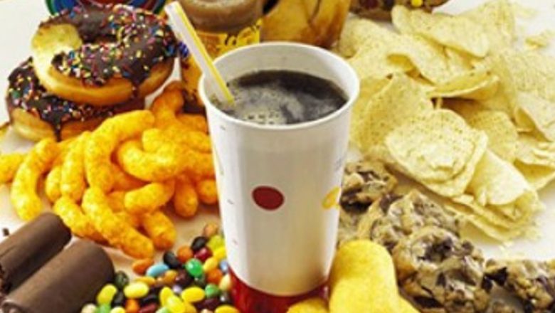 Caloriile Ascunse în Alimentele Zilnice: O Privire Asupra Obiceiurilor Alimentare din România