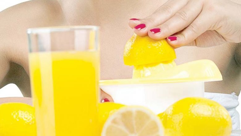 Beneficiile Sucului de Lămâie: O Soluție Naturală pentru Sănătatea Gingivală și Nu Numai