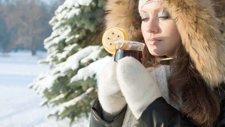 Vinul Fiert: Tradiție și Beneficii pentru Sănătate în Sezonul Răcelilor