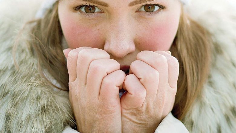 Mâinile reci: cauze, soluții și remedii naturale pentru o circulație sănătoasă