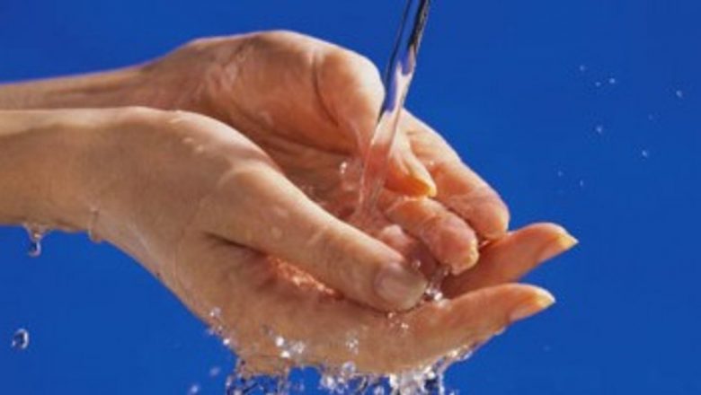 Greșelile Frecvente în Îngrijirea Feței: Cum să Evităm Erorile Comune în Spălarea Tenului