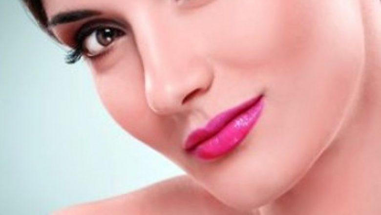 Îngrijirea Tenului Uscat și Îmbătrânit: Tratamente Naturale și Recomandări Esențiale