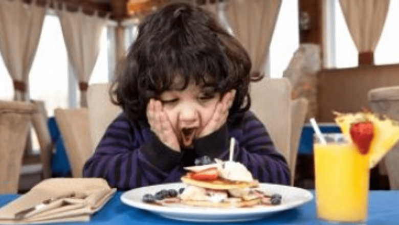 Impactul sucurilor de fructe asupra sănătății copiilor: De ce ar trebui să fim precauți