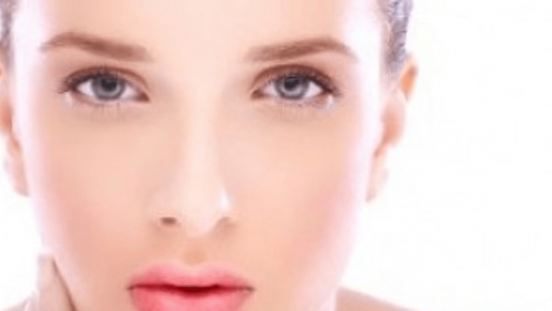 Injecțiile cu acid hialuronic: O privire detaliată asupra rejuvenării faciale și impactul său asupra esteticii moderne