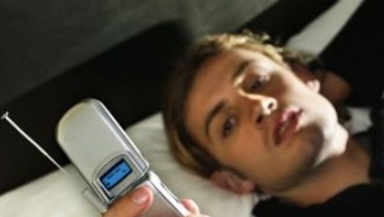 Impactul Luminii Albastre a Ecranelor Digitale Asupra Ochilor: O Analiză Detaliată