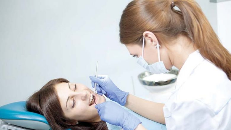 Cauzele și Impactul Cariilor Dentare: O Privire Detaliată asupra Obiceiurilor care Îți Distrug Dinții
