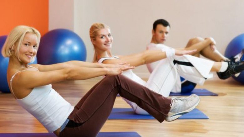 Exercițiile Esențiale pentru Combaterea Grăsimii Abdominale: Ghid Complet de Tonifiere