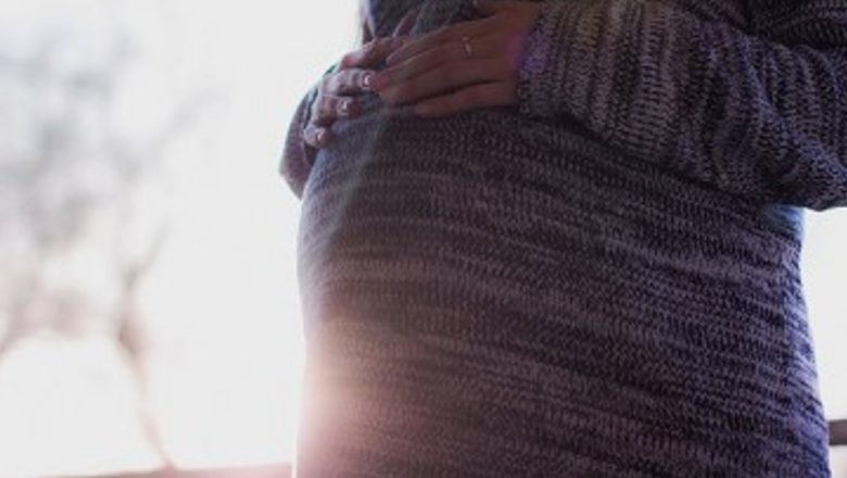 Semnele unei sarcini cu probleme: Ghid complet pentru viitoarele mame