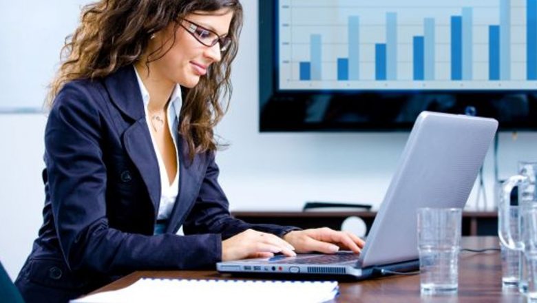 Îmbunătățirea sănătății la birou: șase pași esențiali pentru lucrătorii la calculator