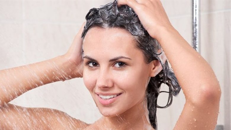Spălarea Părului Fără Șampon: O Abordare Naturală pentru un Păr Sănătos