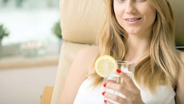Remedii Naturale Pentru Sănătate: Apă cu Lămâie, Miere cu Ghimbir și Ceai de Sunătoare