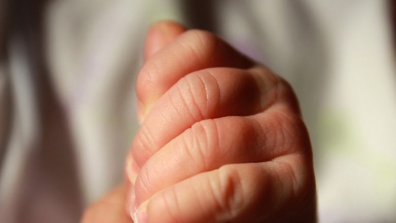 Ghidul complet pentru administrarea antibioticelor la copii: reguli esențiale și alternative naturale