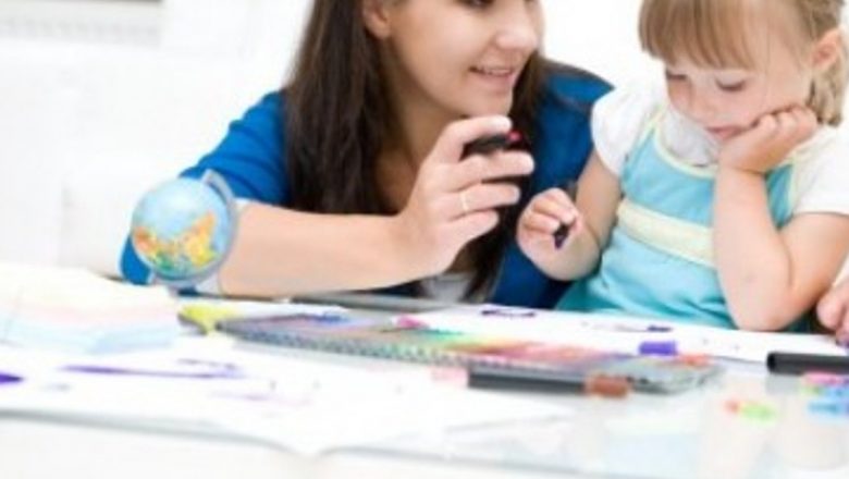 Curajul în Educație: O Analiză a Mesajului lui Alfie Kohn și Impactul său asupra Sistemului Școlar