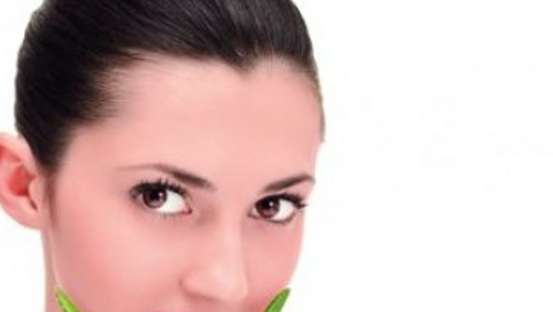 Remedii Naturale pentru Combaterea Ridurilor: O Analiză Detaliată