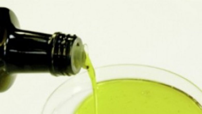 Uleiuri Vindecătoare pentru Tenul cu Probleme: Soluții Naturale pentru Îngrijirea Pielii