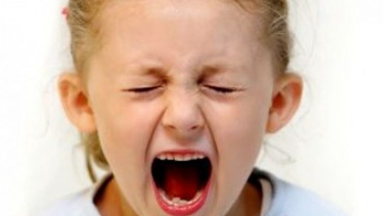 Furia copiilor: Înțelegerea și gestionarea emoțiilor intense
