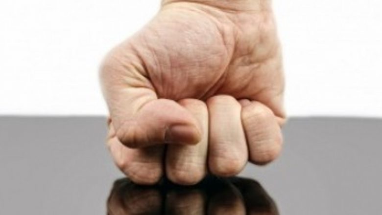 Beneficiile Psihologice Ale Înjuratului: O Analiză Detaliată