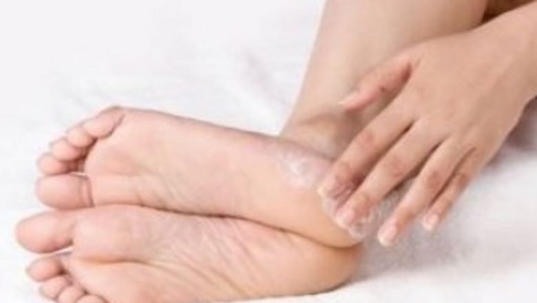 Bicarbonatul de sodiu: Remediu natural pentru bătăturile de pe picioare