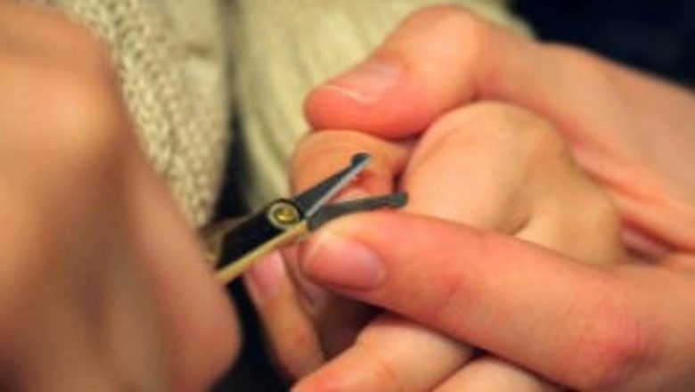 Provocările și Soluțiile Tăierii Unghiilor pentru Copiii cu Autism: O Analiză Detaliată
