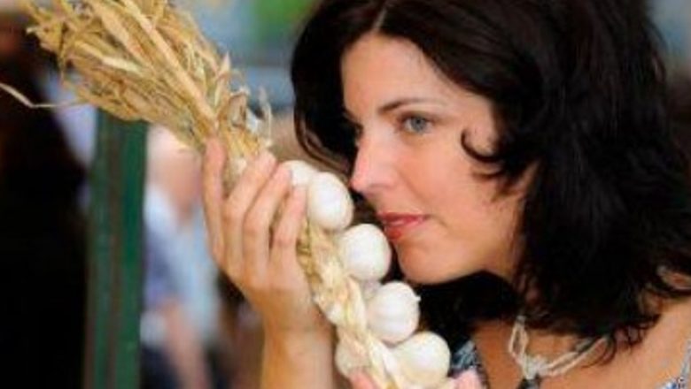 Beneficiile surprinzătoare ale consumului de usturoi pe stomacul gol: O abordare holistică asupra sănătății