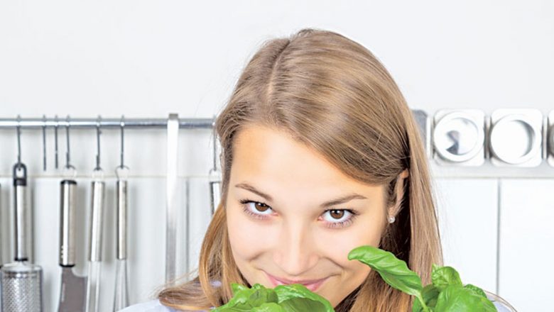 Plantele Anti-Inflamatoare: Soluții Naturale pentru Durerile Articulare și Beneficiile Lor Ascunse