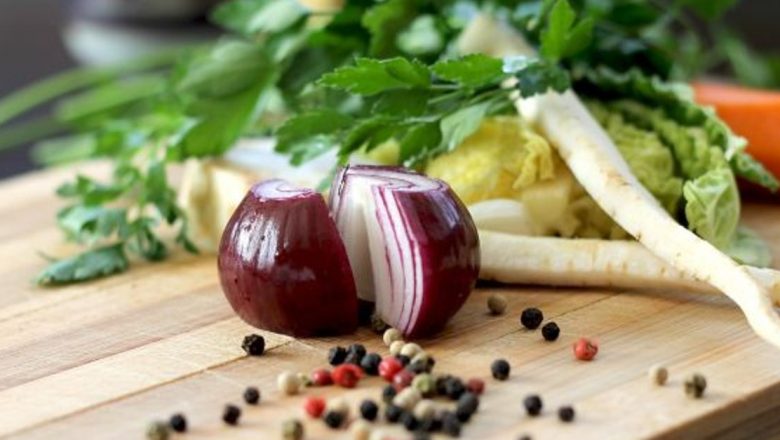 Remedii Naturale Eficiente pentru Scăderea Colesterolului: O Analiză Amănunțită