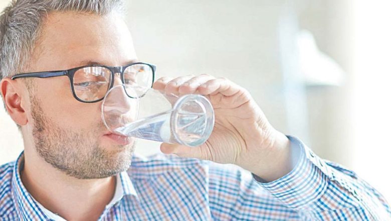 Hidratarea optimă: 7 momente esențiale din zi când trebuie să bei apă