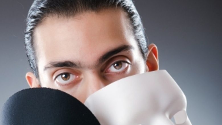 Secretele limbajului corporal: Cum să descifrezi mesajele non-verbale din priviri și gesturi