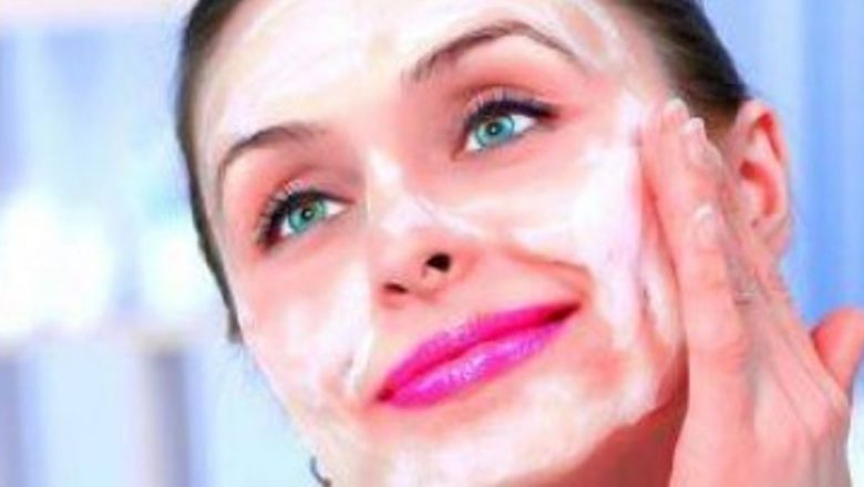 Îngrijirea pielii: 7 sfaturi esențiale de la dermatologi pentru un ten strălucitor